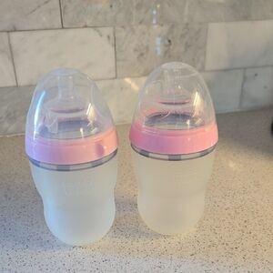 Comotomo Pink Baby Bottles, Set Of 2, GUC, soft, Feeding Bottles 8oz